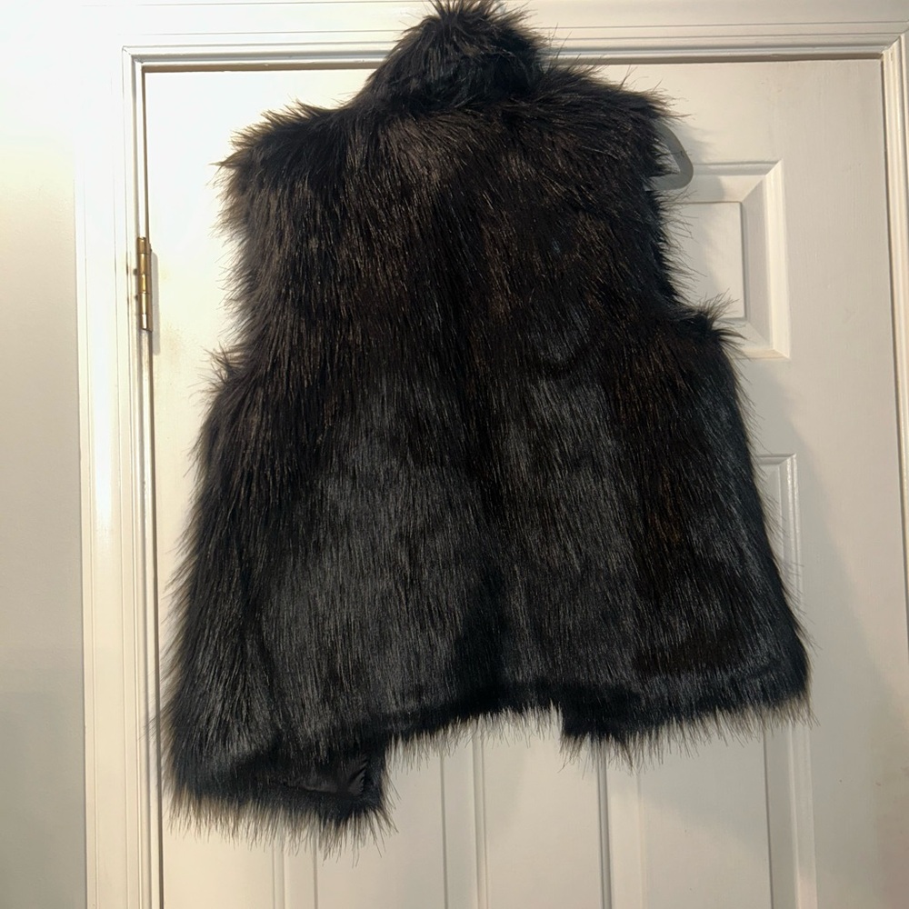 Vest - Picture 2 of 3